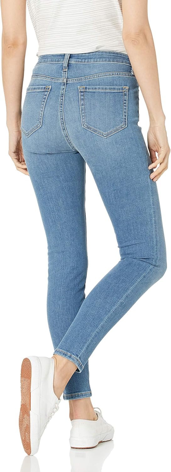 Amazon Essentials Women's Mid-Rise Stretchy Skinny Jeans