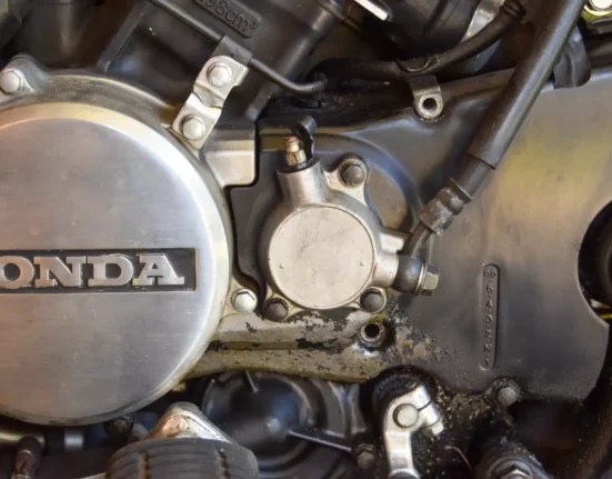 1984 Honda VF500C V30 Magna DIY Clutch Seal Replacement