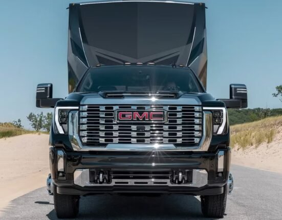 2027 GMC Sierra may keep V8 power with EV-inspired styling