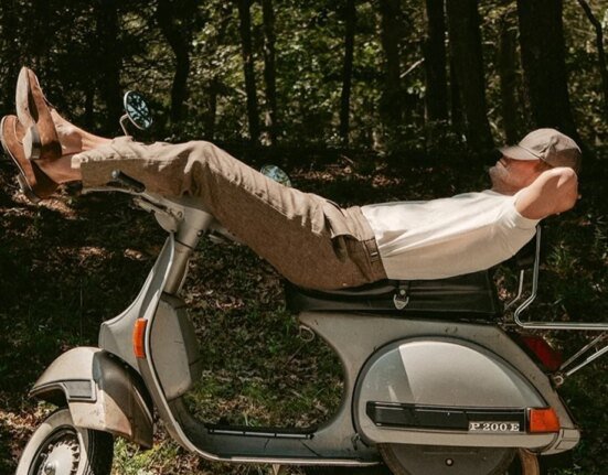 9 Summer Outfits Men Keep Bringing Back Every Year