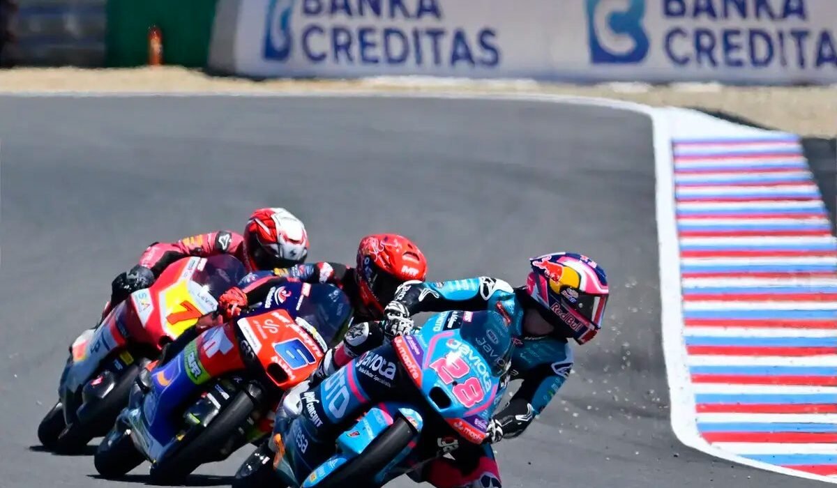 Alvaro Carpe dominates Moto3 FP2 with stunning sub-2:05 lap time at Brno