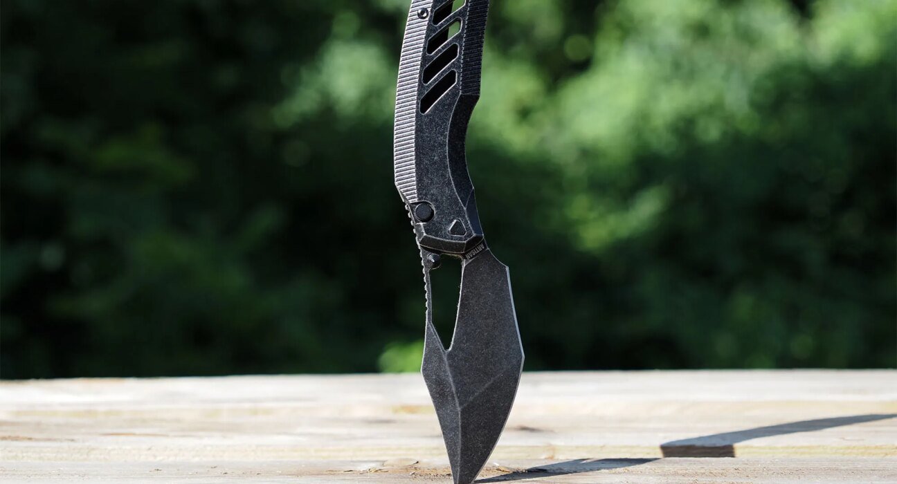 Artisan Cutlery Darkwing review: A sexy, sinister slicer