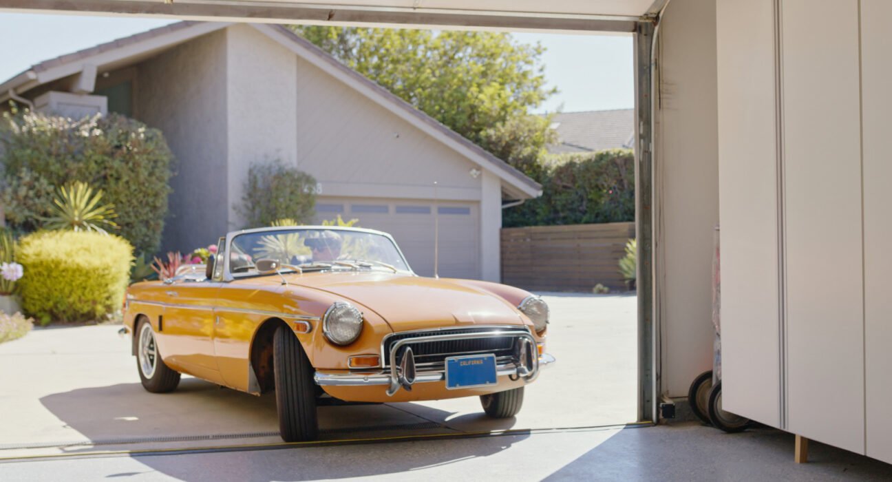 Difference between old car and obsolete car