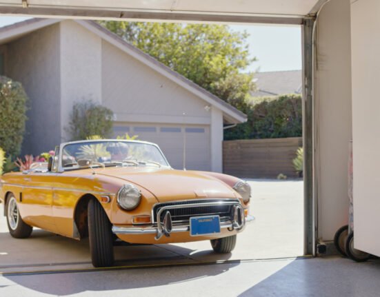 Difference between old car and obsolete car