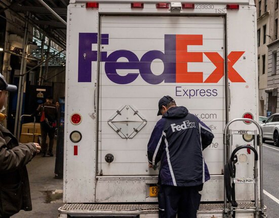 FedEx makes profit but package demand remains low