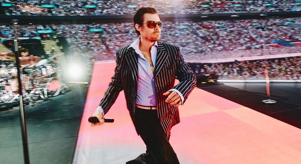 Harry Styles' $150 tour sunglasses work for non-pop stars too