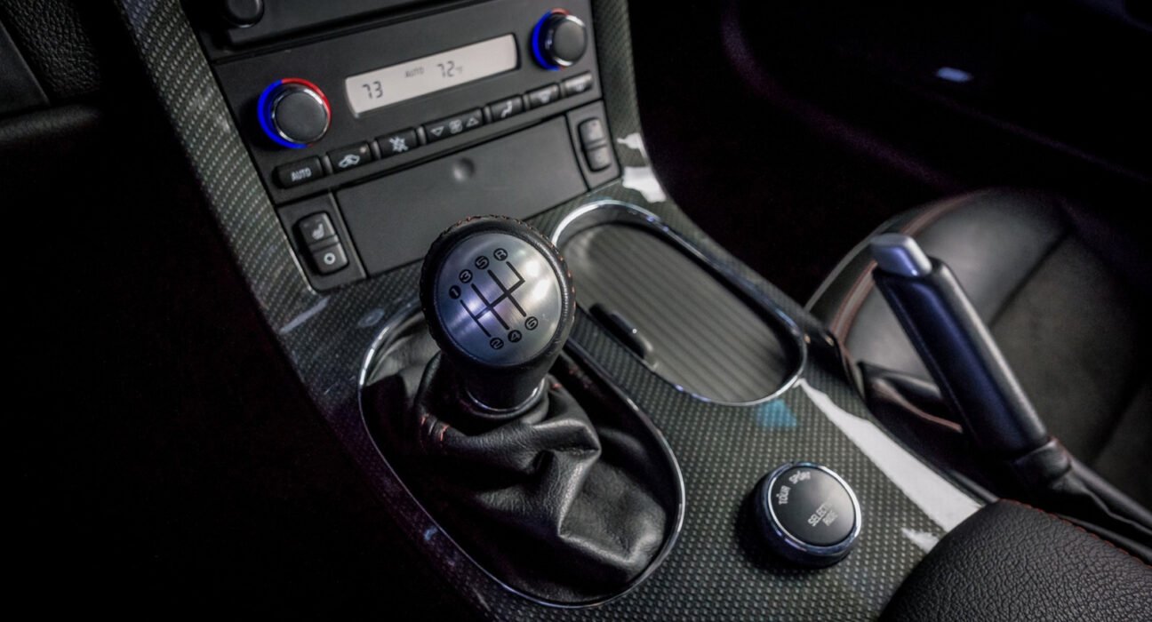 How No-Lift Shift Works in Modern Manuals Without Frying Your Clutch or Synchros