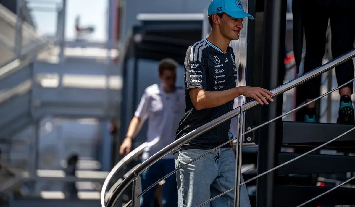 Jacques Villeneuve claims George Russell was mentally defeated in Barcelona Grand Prix fight