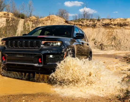 Jeep Grand Cherokee Trailhawk, Overland 4x4 models are back for 2027
