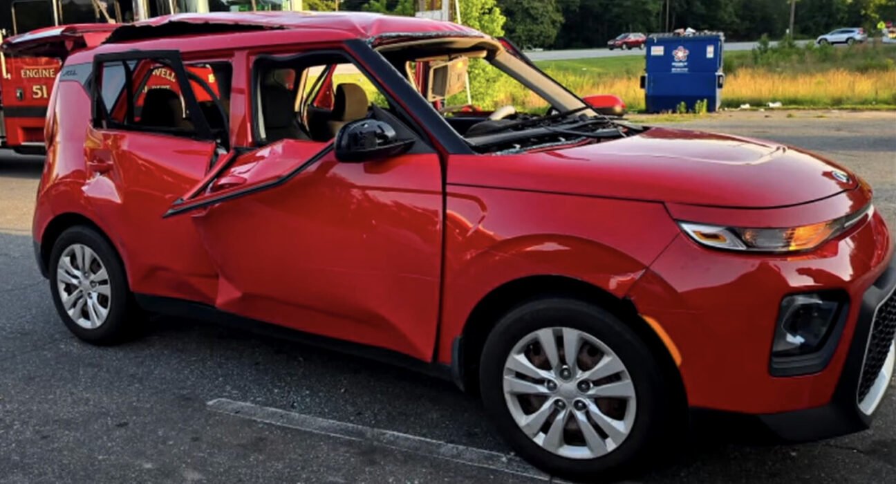 Kia Soul explodes due to compressed air and burning cigarette