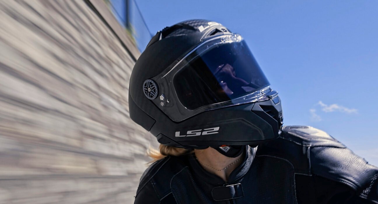 LS2 launches ultra-fast photochromic visor that darkens in less than a tenth of a second