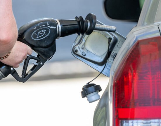 Lawsuit says gas stations used AI to set California prices