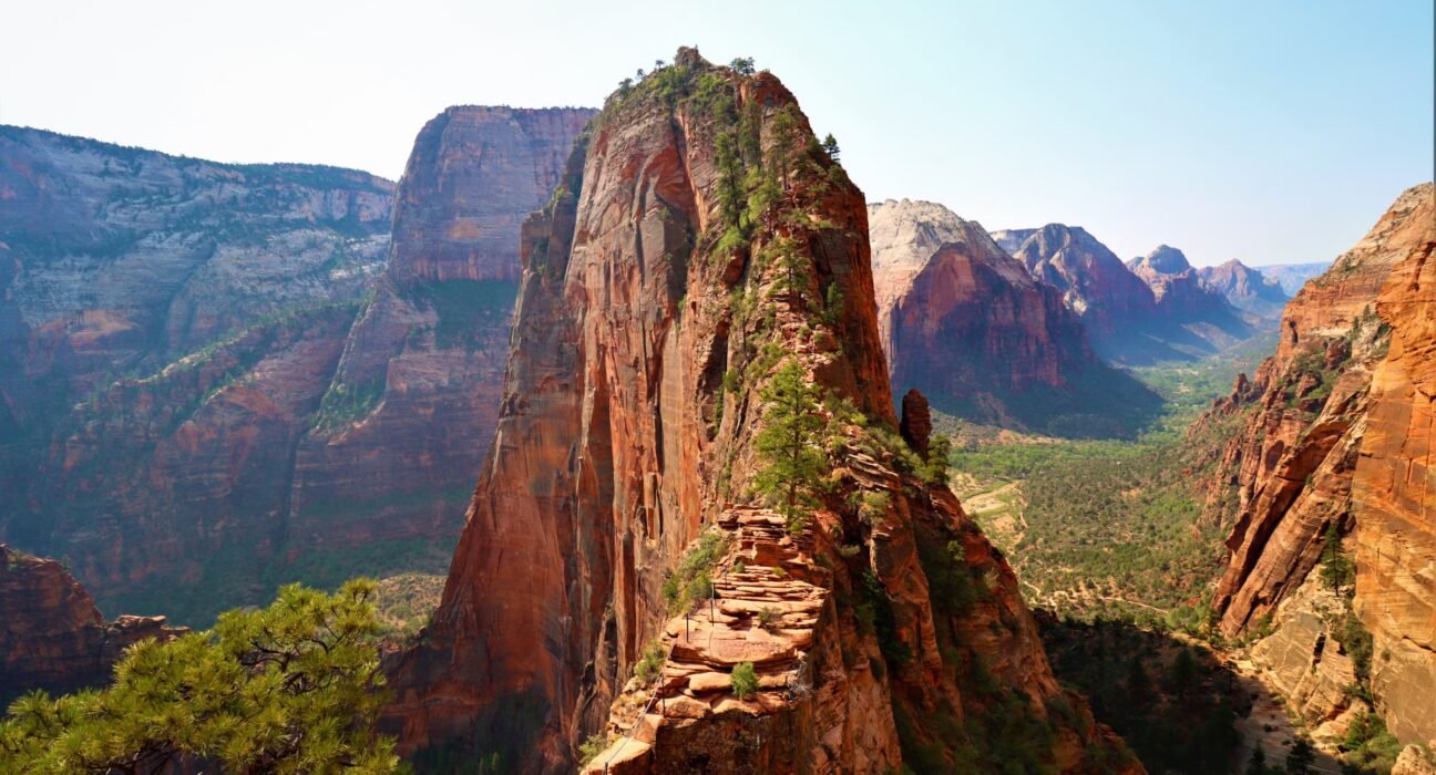 Man accused of pushing wife at Angels Landing found dead before court date