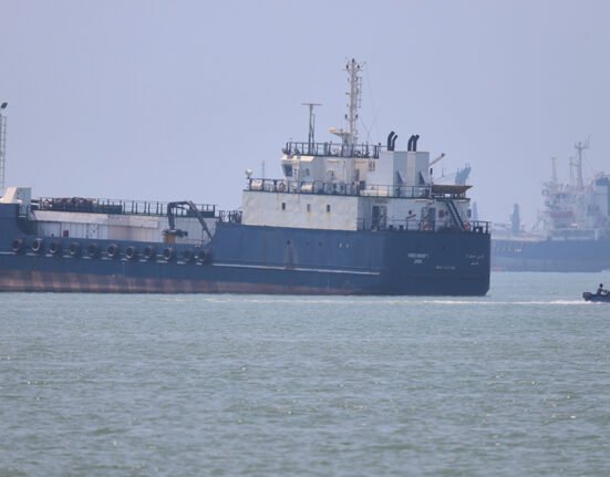 Oil prices continue to fall on Iran deal hopes