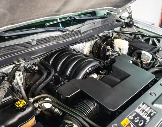 Old-school Chevy small-block V8 beats modern turbo engines