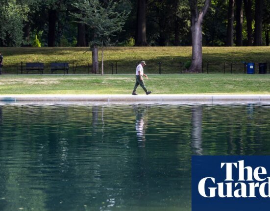 Reflecting Pool Algae: The Science Trump Needs to Know - Podcast | Science