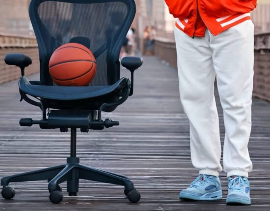 Should Spike Lee get a Knicks championship ring? Depends on who you ask