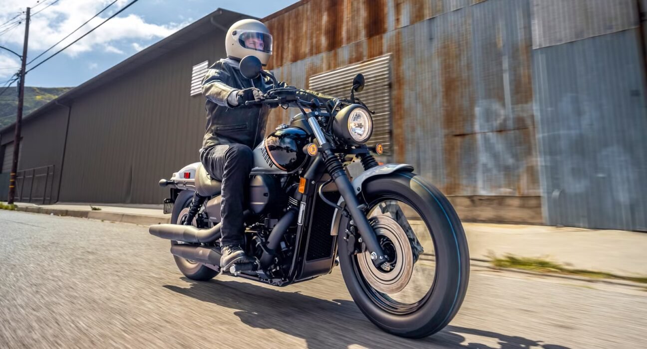 The cruiser that balances highway comfort and everyday simplicity