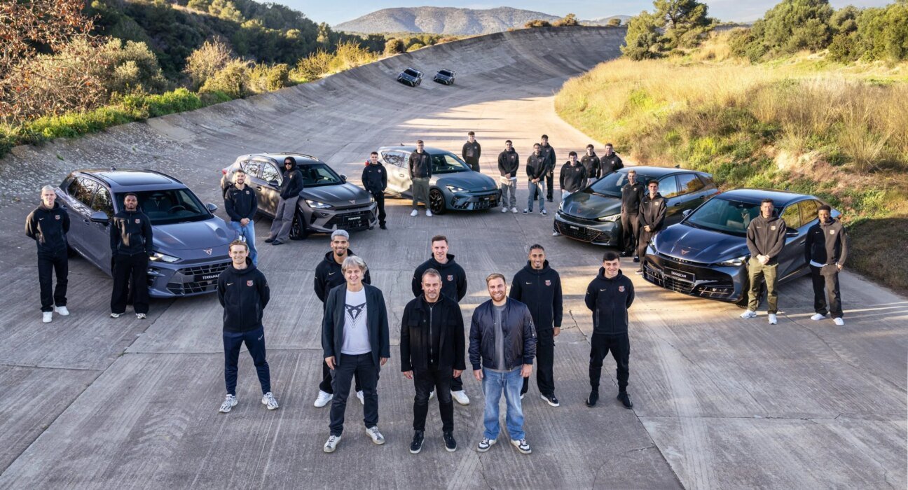 The most popular car in Barcelona FC training is not a supercar