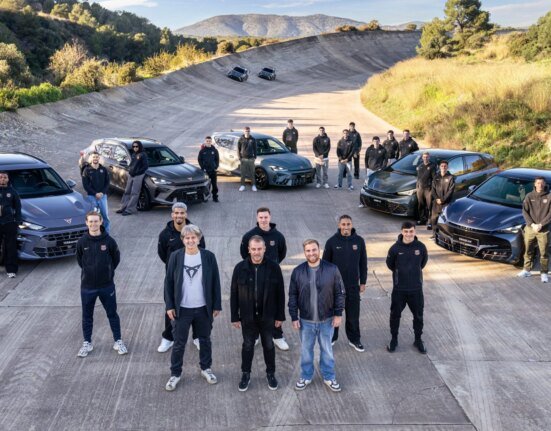 The most popular car in Barcelona FC training is not a supercar