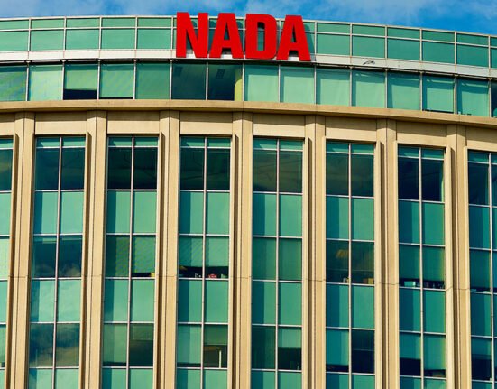 Truck dealers optimistic about 2026-27 Class 8 demand rise