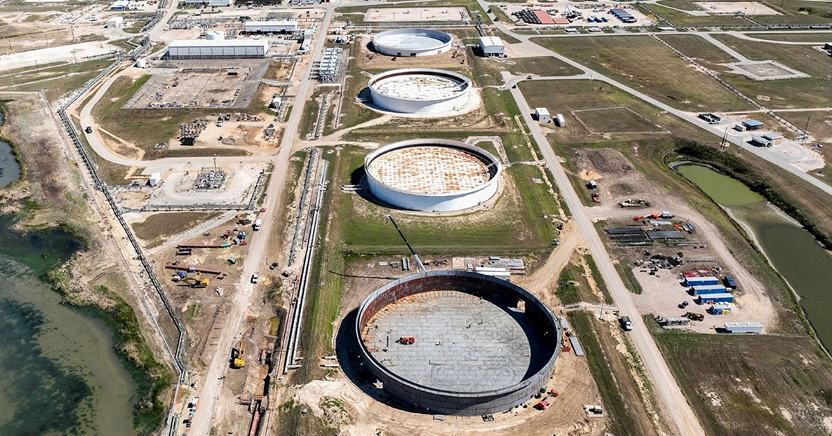 US oil reserves reach 43 year low