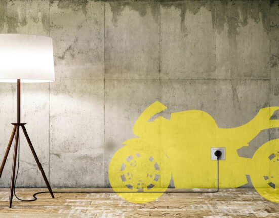 Your electric motorcycle can power your home, why it matters - thepack.news