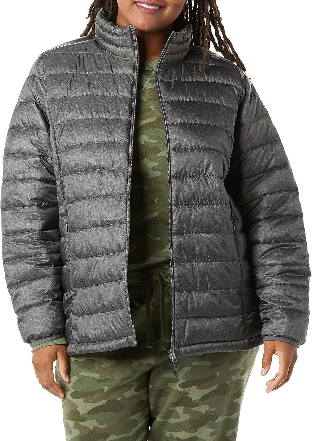 Amazon Essentials Women's Lightweight Long-Sleeve Water-Resistant Packable Puffer Jacket (Available in Plus Size)