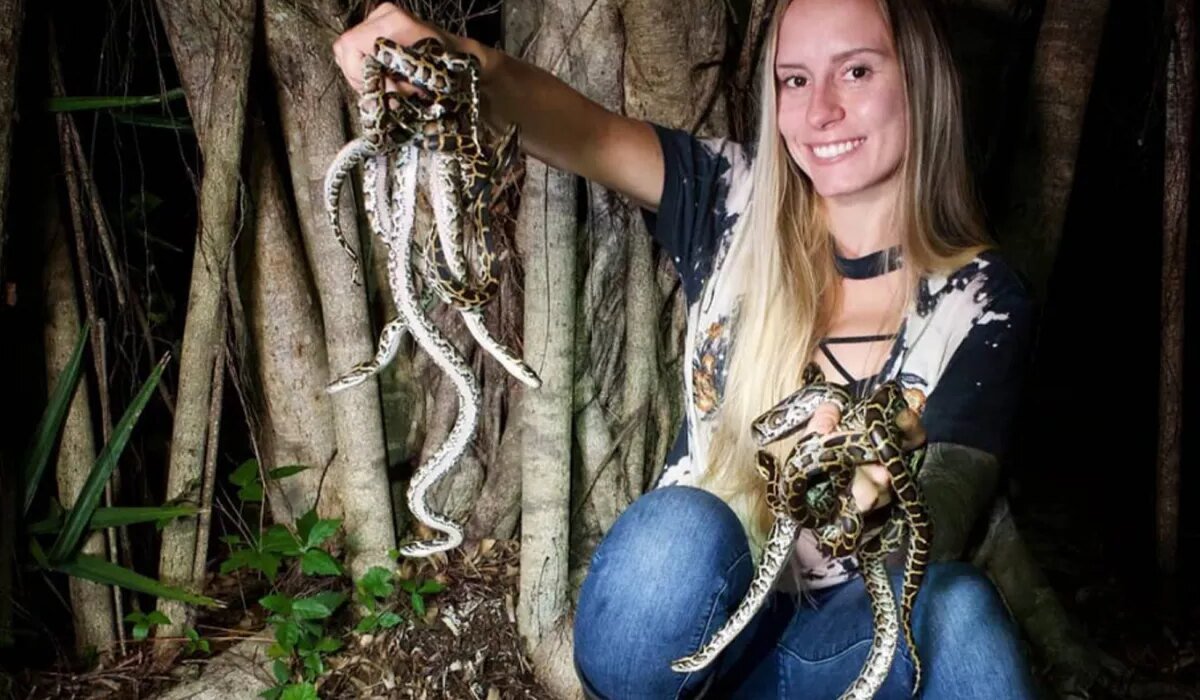 21 Shocking Snake Photos from the Florida Python Challenge
