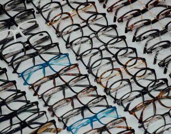 7 things every guy should know when buying new glasses