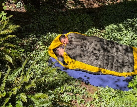 Are double sleeping bags suitable for backpacking couples? I tried it.