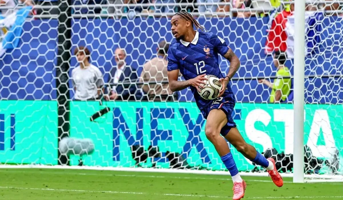 Arsenal target Bradley Barcola in €90 million transfer pursuit