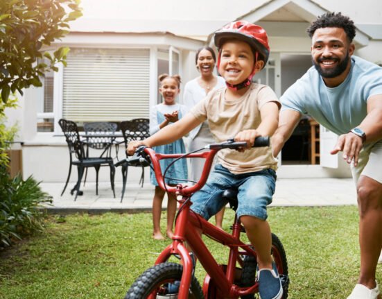 At what age is it safe to get an electric bicycle for your child? Here's what experts recommend