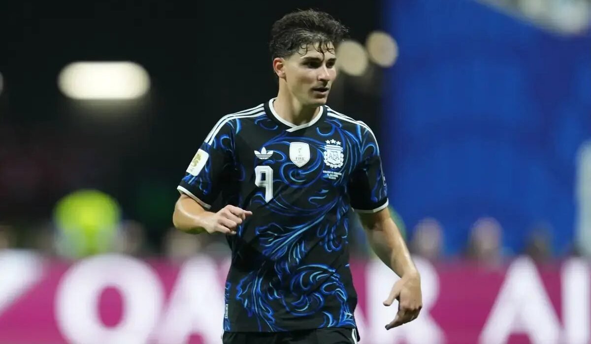Atletico Madrid CEO refuses to sell Julian Alvarez despite interest from Barcelona and Arsenal