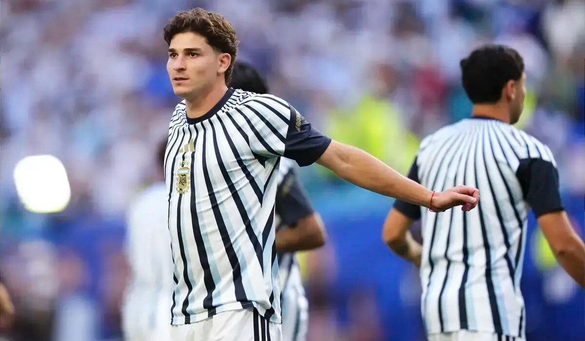 Barcelona set deadline for Julian Alvarez transfer as talks intensify