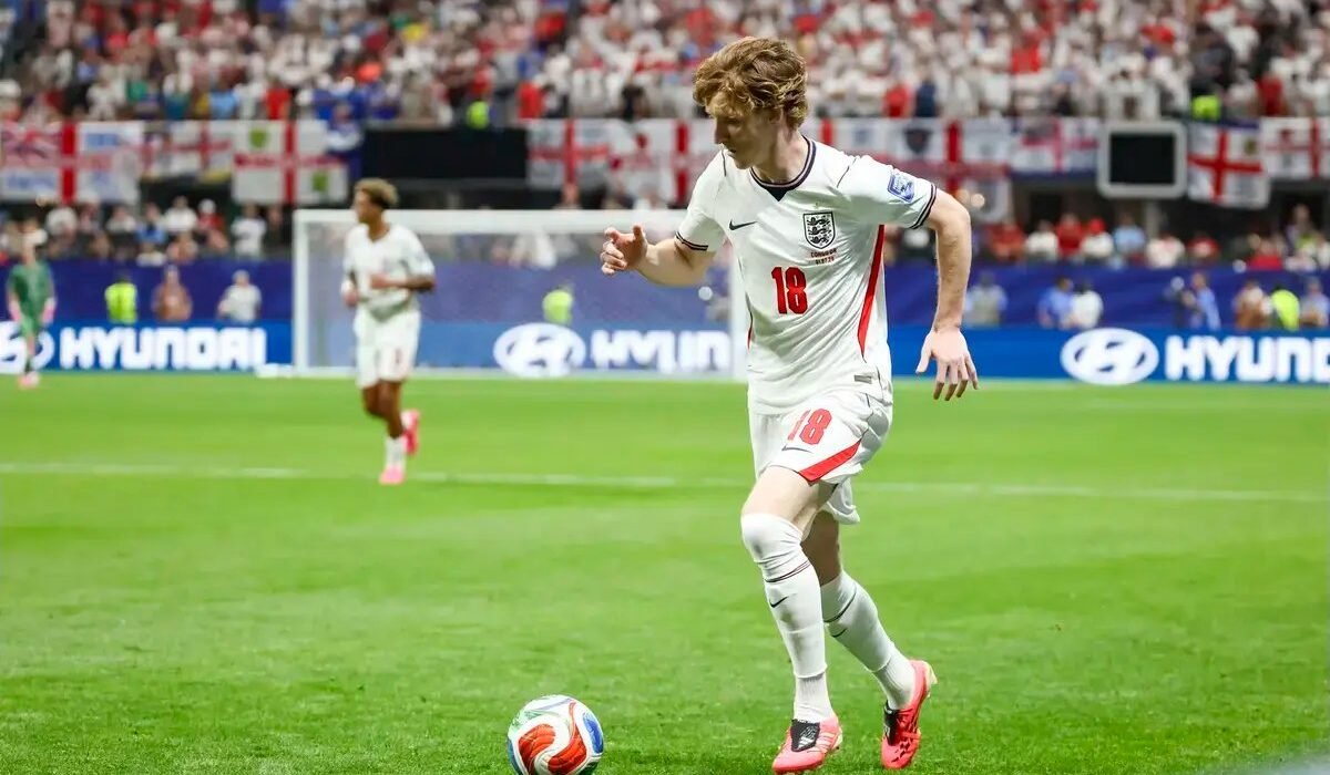 Barcelona star Anthony Gordon has returned to England's starting XI for the World Cup last-16 clash