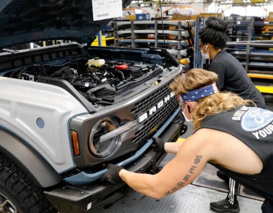 Big Ford Bronco Recall, Honda Manuals Withheld, VW's Year Goes from Bad to Worse: Downshift