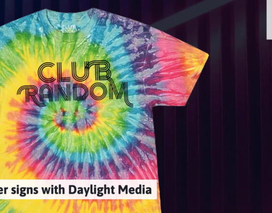 Bill Maher signs with Daylight Media