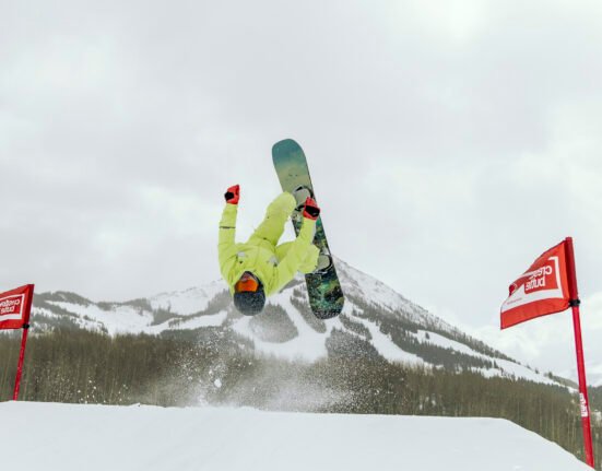 Burton Custom Flying V Snowboard Review
