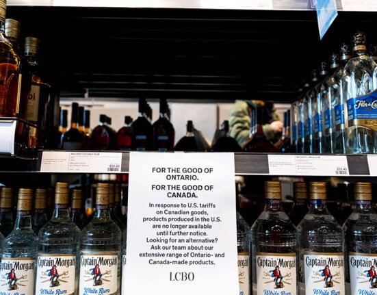 Canadian provinces stand firm on US alcohol ban
