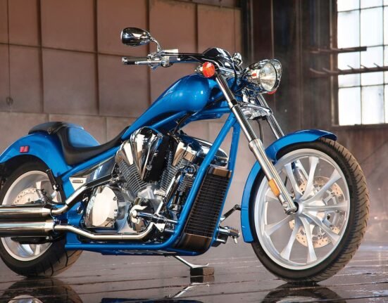 Cruiser with Japanese reliability and Harley-level appearance