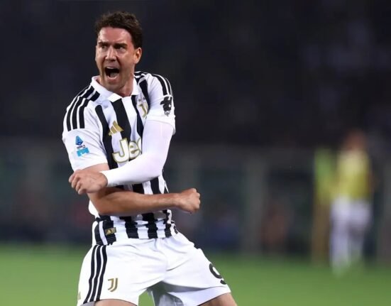 Dusan Vlahovic reconsiders Juventus return as contract talks begin