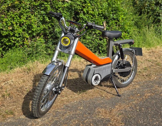 Eliaz Barre launches Ulule campaign for Baroleux, a retro-style electric moped built in Normandy - thepack.news