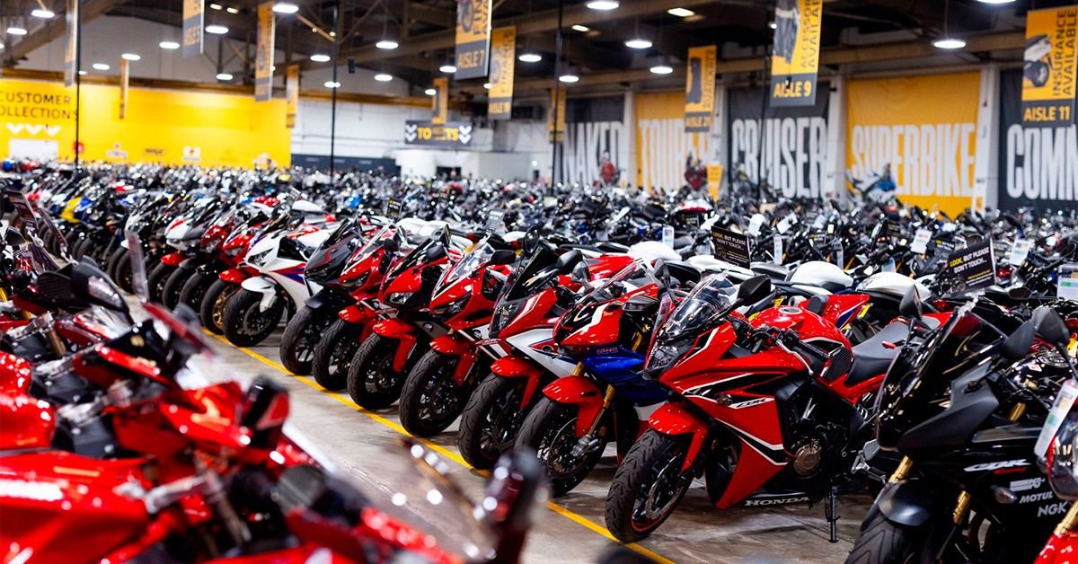 Europe's largest used motorcycle retailer has closed after losses of more than €21 million