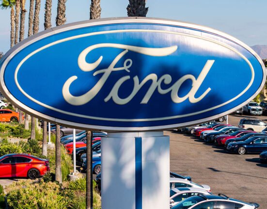 Ford shares remain on the rise as energy storage scenario is tested