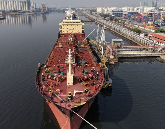 Goldman says Brent could rise above $120 if Hormuz disruption continues