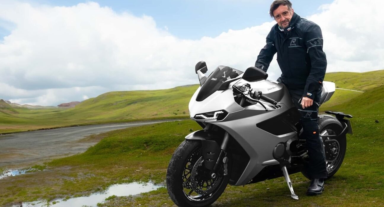 Hear what Richard Hammond thinks about the new Norton Manx R superbike
