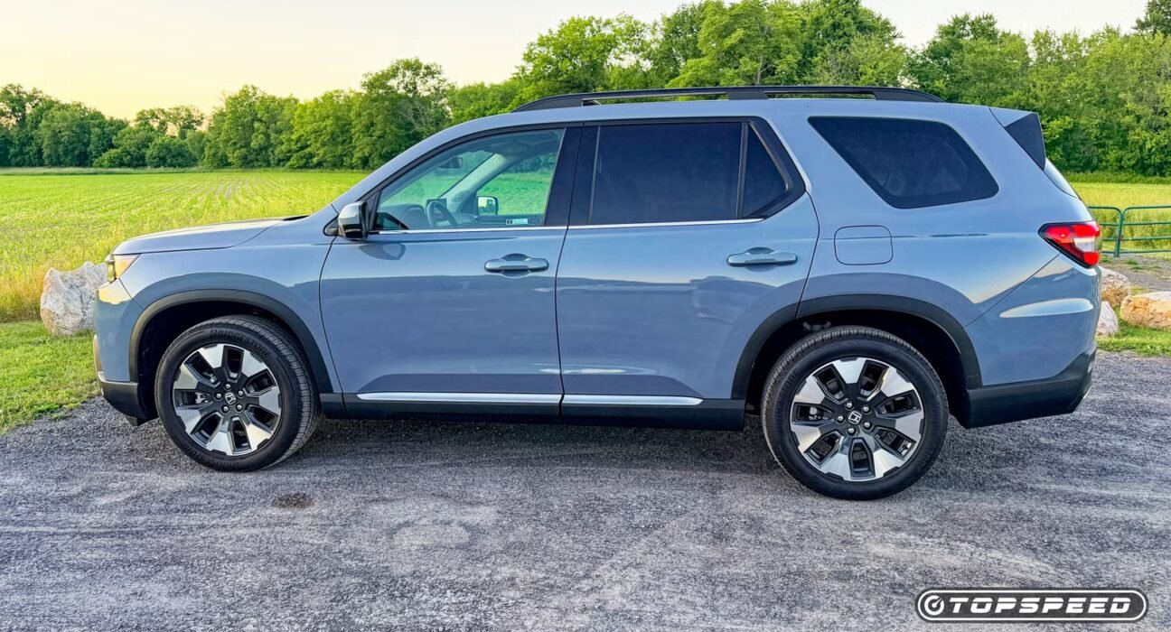 Honda Pilot vs Toyota Grand Highlander: Interior, performance, and more