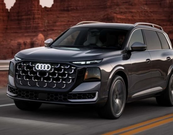 I took a closer look at the new Audi Q9. This is a great full-size flagship SUV