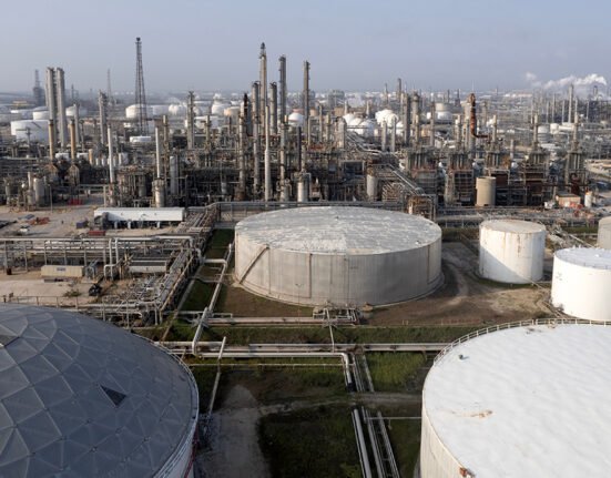Increase in profit margins for oil refiners
